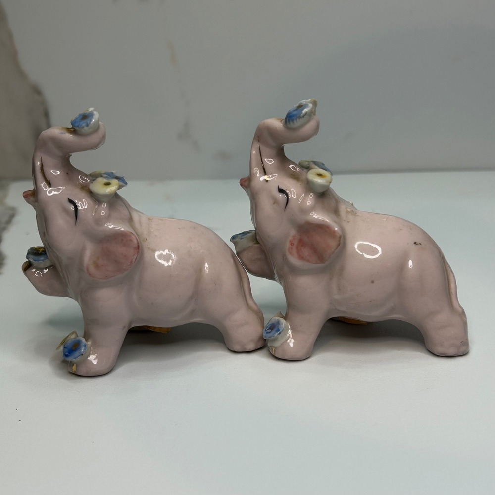 Vintage Pink Elephant Salt and Pepper Shakers Japan Ceramic Floral Gold Trim - Picture 4 of 11